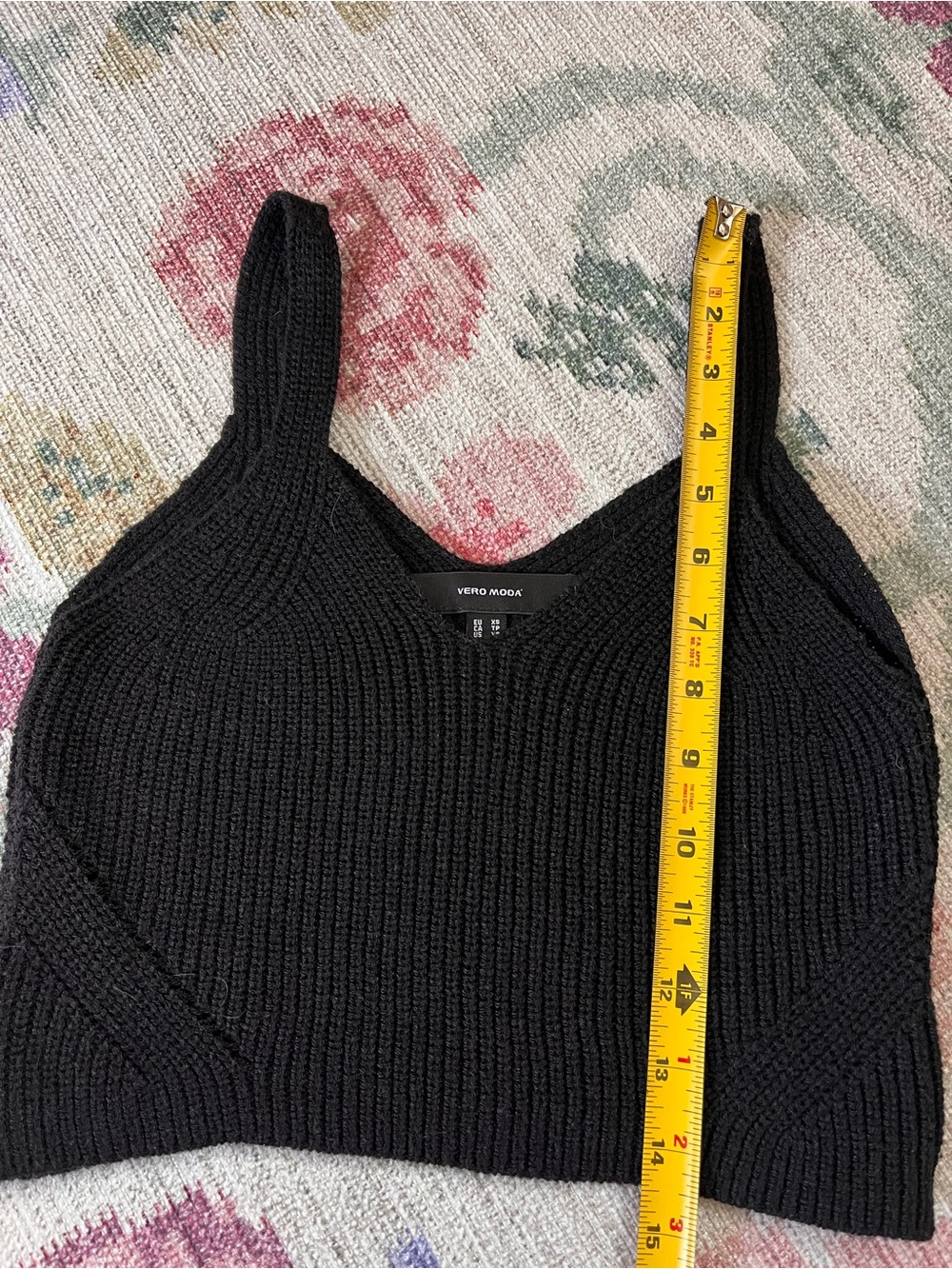 Vero Moda Black Ribbed Knit Cropped Tank - Picture 2 of 3